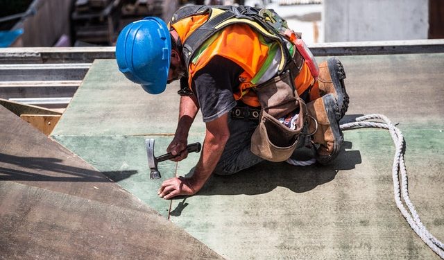 27/03/2018 tarihinden önce imzalanan ikale sözleşmesi veya karşılıklı sonlandırma sözleşmesi kapsamında ödenen ihbar tazminatının, 193 sayılı Gelir Vergisi Kanunu’nun 61 ’inci maddesine göre ücret niteliğinde bir gelir olduğu ve istisna kapsamında bulunmayan bu gelirin vergilendirilmesinde hukuka aykırılık bulunmadığı sonucuna ulaşmıştır.