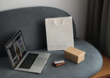 Amazon 250 milyon euroluk vergiden nasıl kurtuldu